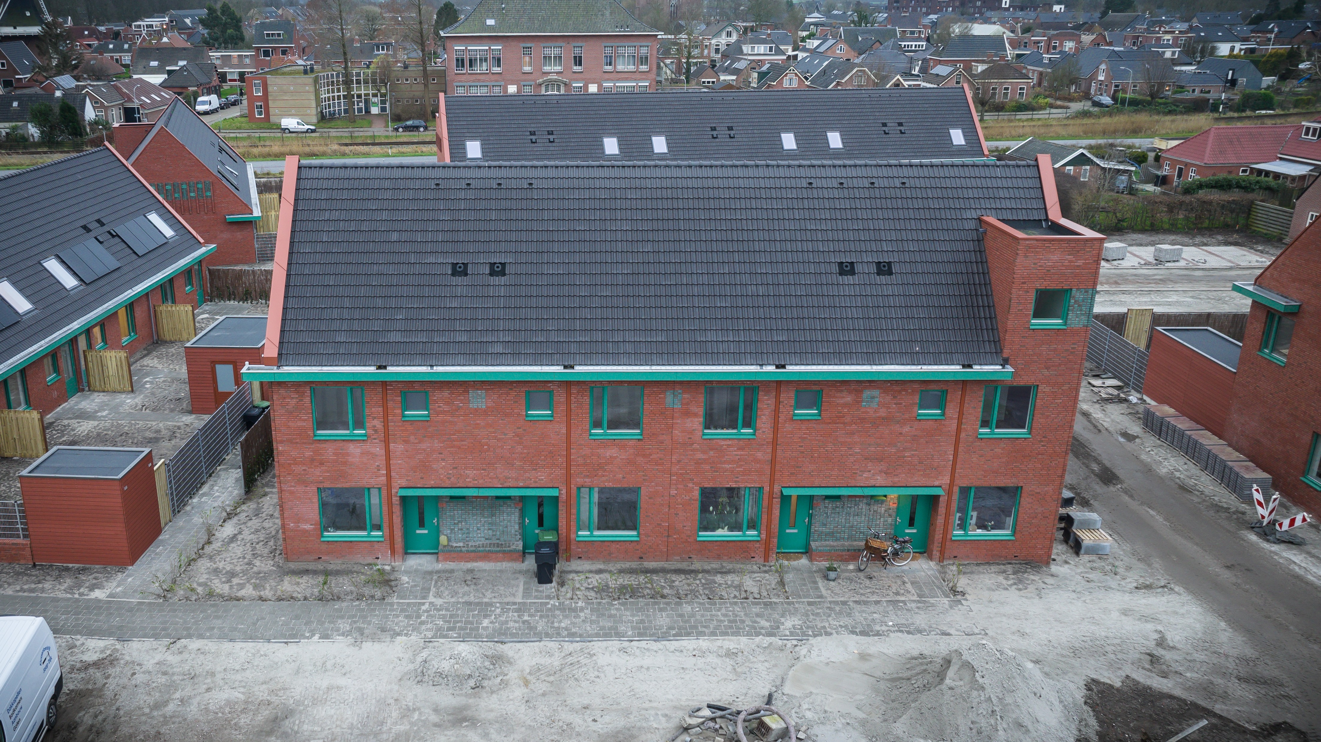 Vooraanzicht nieuwe gezinswoningen Uithuizen Noord