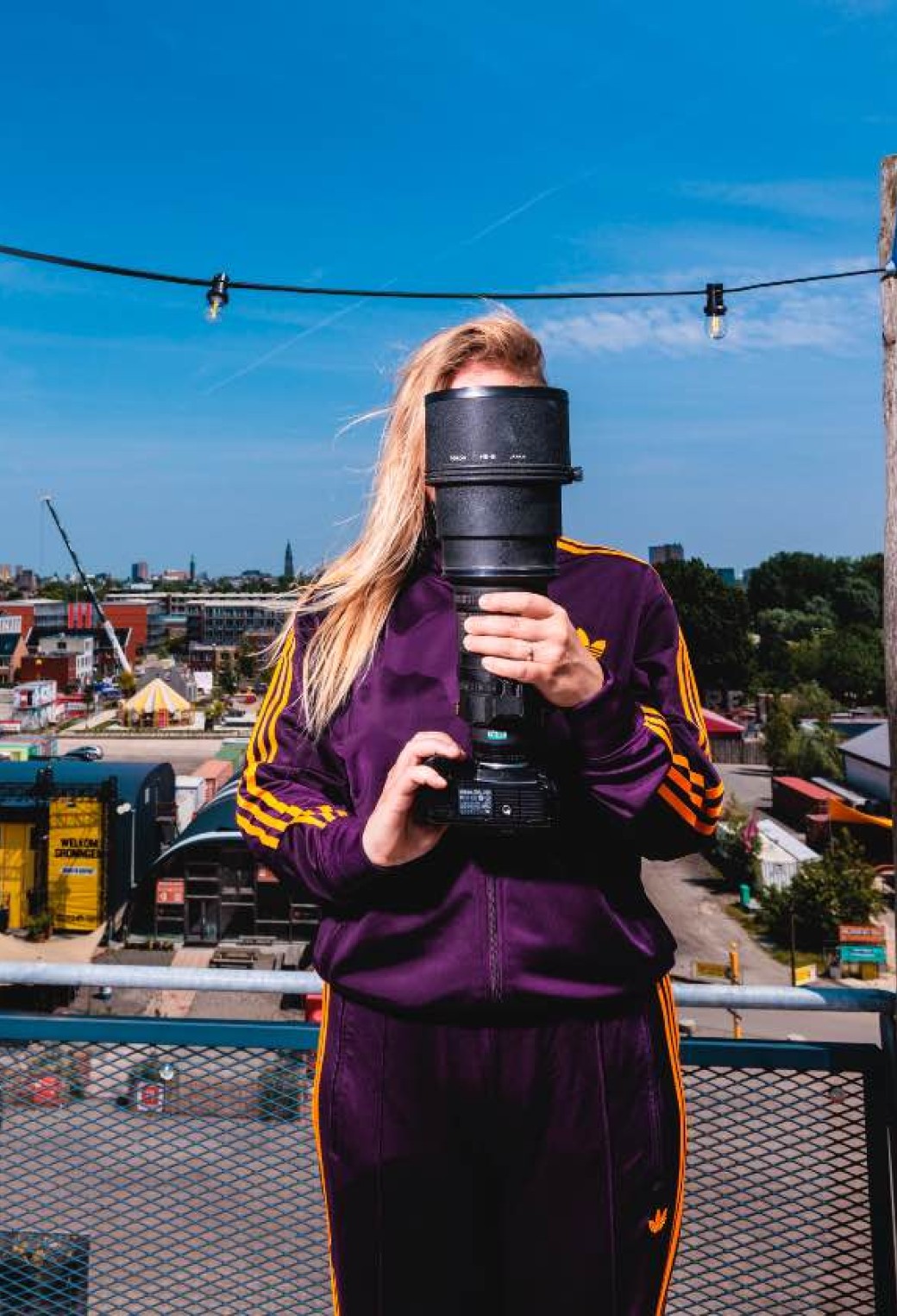 Collega van Rizoem op het dakterras van BOOVN